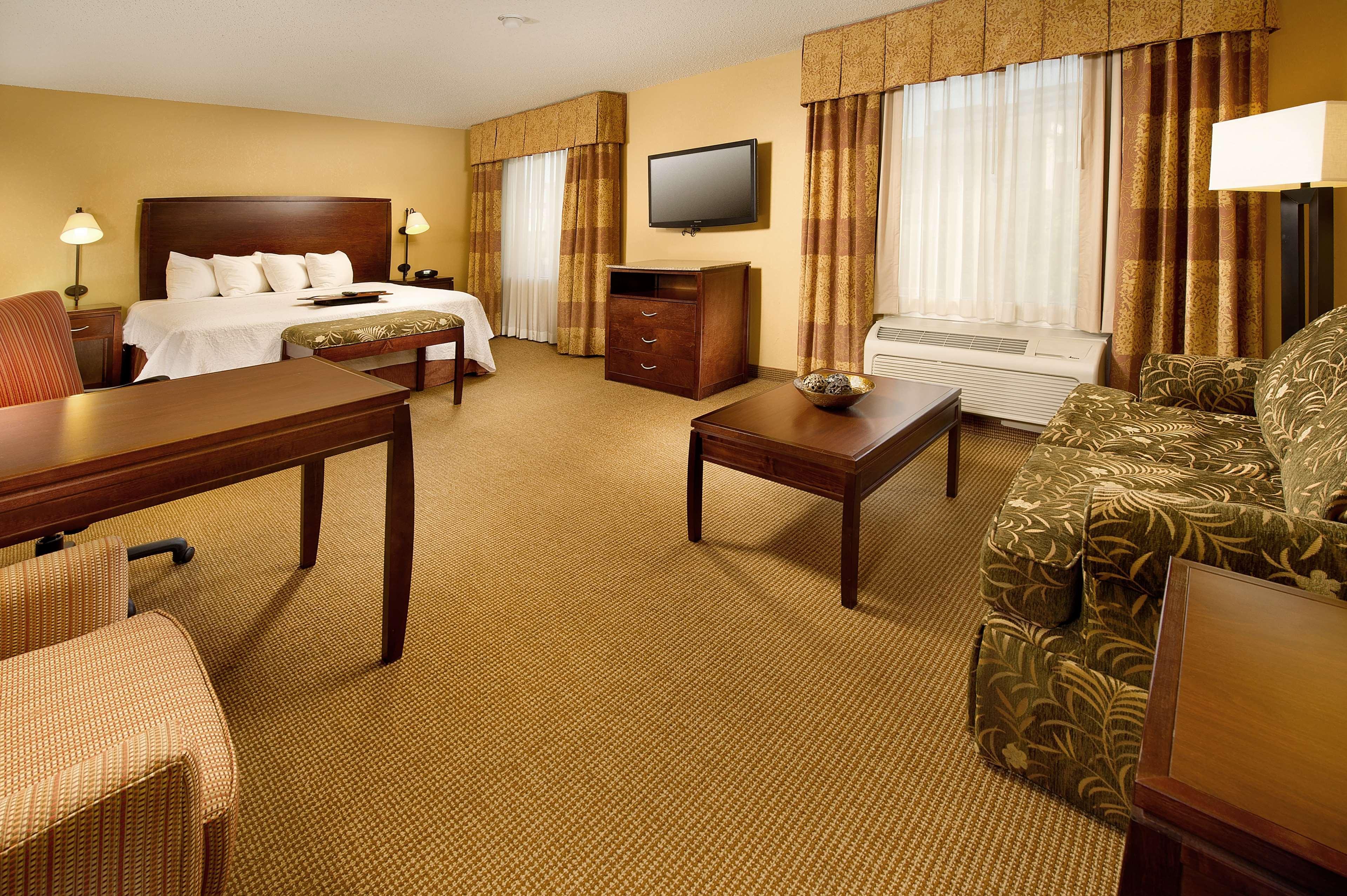 Hampton Inn And Suites San Antonio Airport Exterior photo
