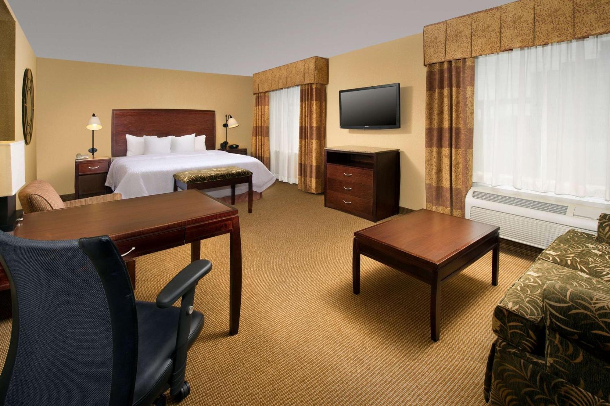 Hampton Inn And Suites San Antonio Airport Exterior photo